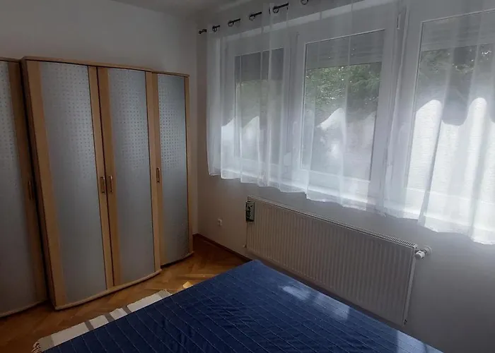 Puskas 2, 3 Terasszal Appartement