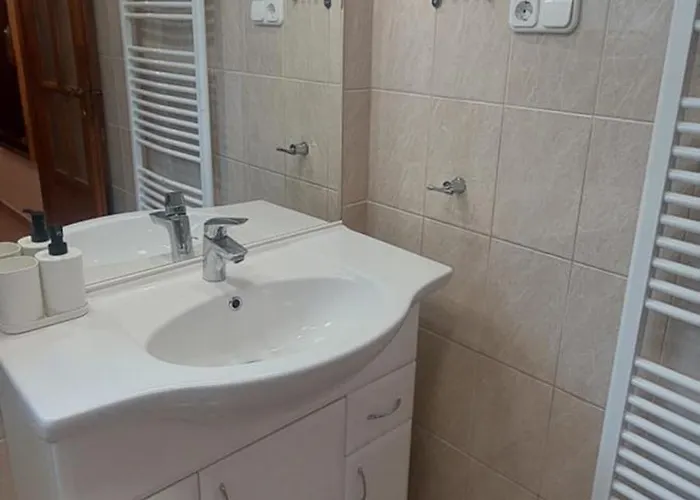 Puskas 2, 3 Terasszal Appartement Boedapest