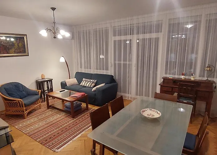 Puskas 2, 3 Terasszal Appartement